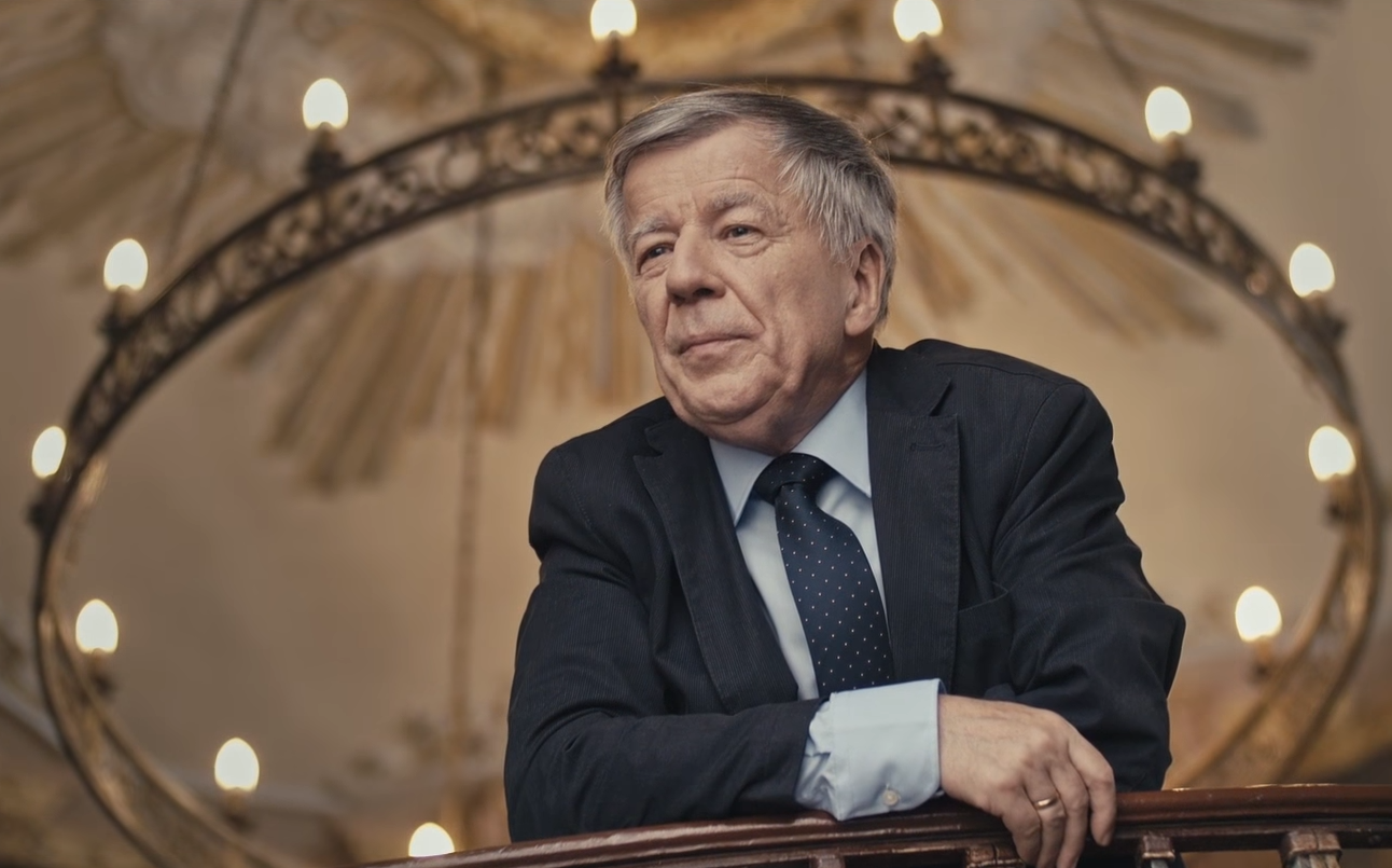 PROF. JAN MIODEK
