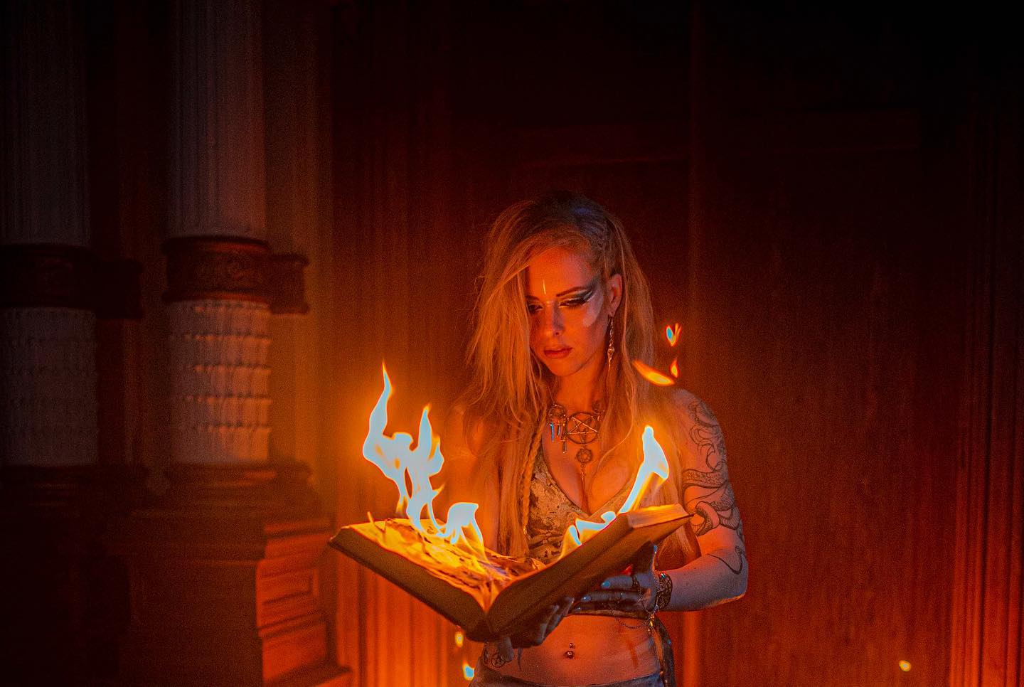BURNING WITCHES – The Witch Of The North